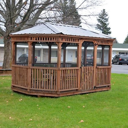 Scottish Inns Potsdam Ngoại thất bức ảnh